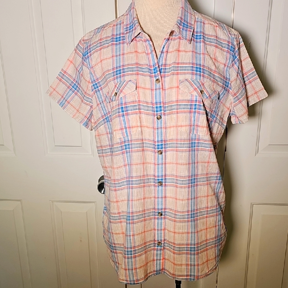 Eddie Bauer Peach and Blue Casual Button Down Shirt. Short Sleeves. Size XL